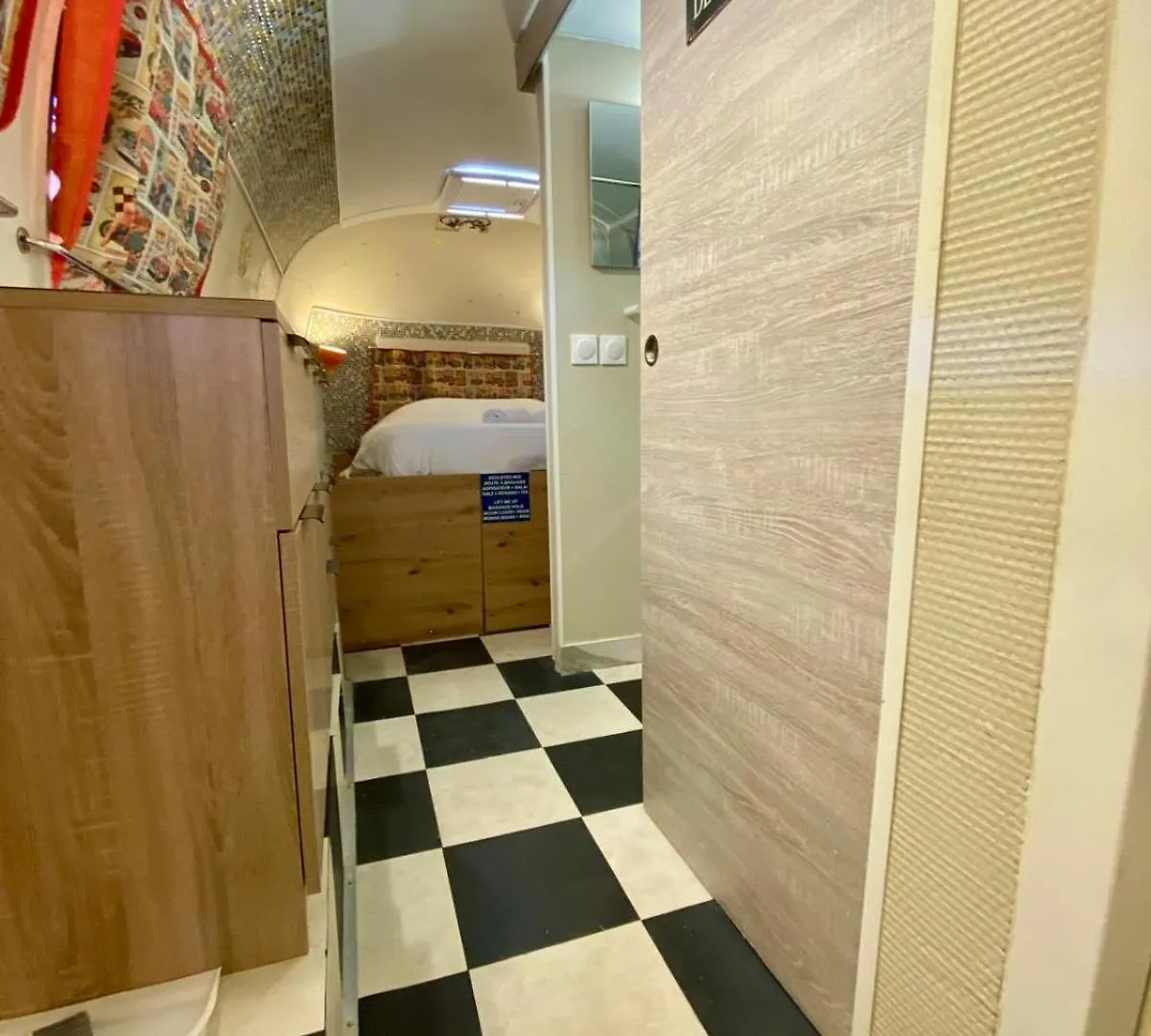 Le Clos De Tanvol - Parking Prive Gratuit- Terrasse Privee - Climatisation - Caravane Airstream Viriat Γαλλία
