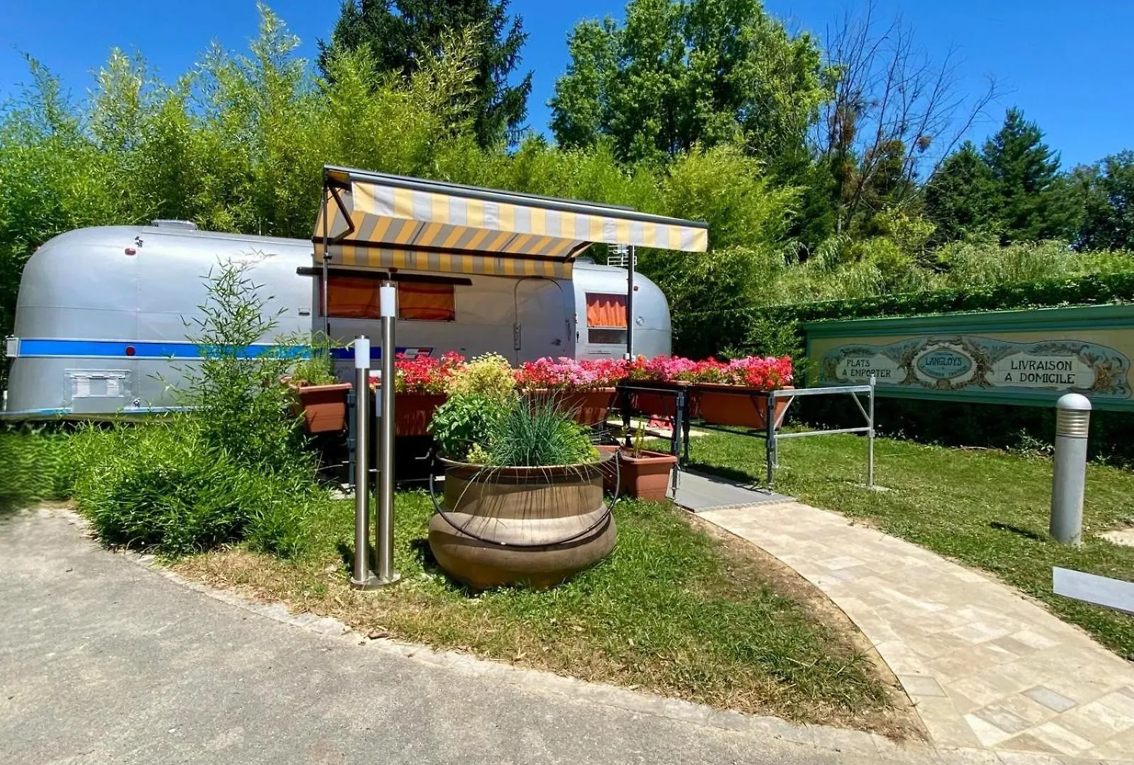Le Clos De Tanvol - Parking Prive Gratuit- Terrasse Privee - Climatisation - Caravane Airstream Viriat Francja