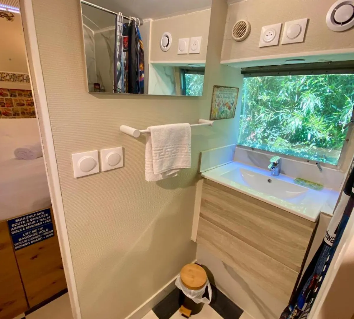Le Clos De Tanvol - Parking Prive Gratuit- Terrasse Privee - Climatisation - Caravane Airstream Viriat Γαλλία